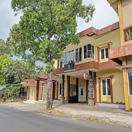 OYO 3298 Bromo Guest House Family Malang Exterior foto